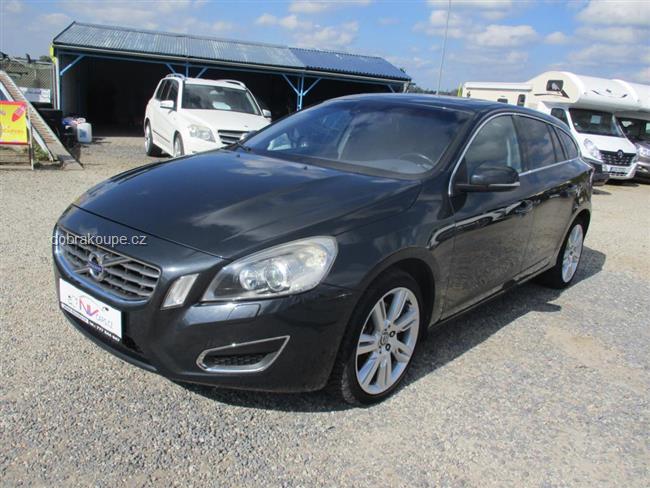 Volvo V60 2,4D5 AWD AUTO KINETIC XENON GPS